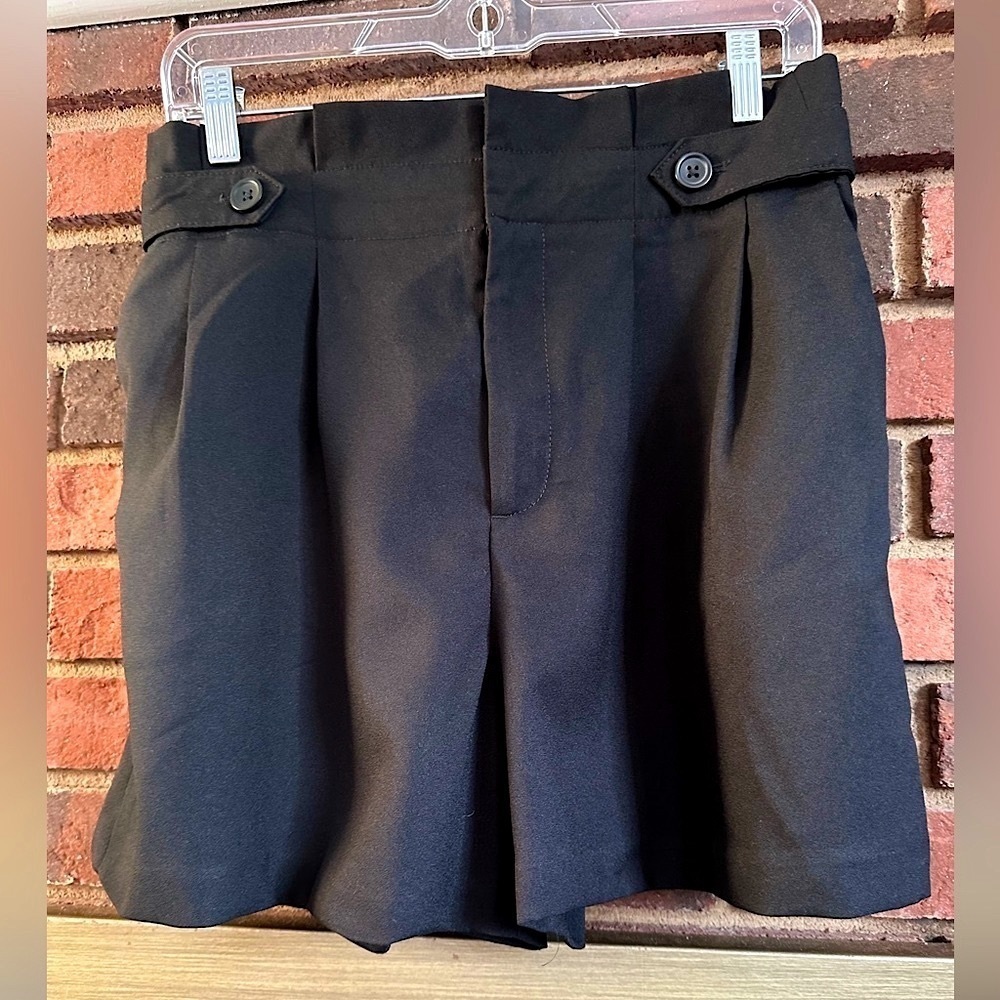 🛍️ Banana Republic High waist black shorts. New condition.
